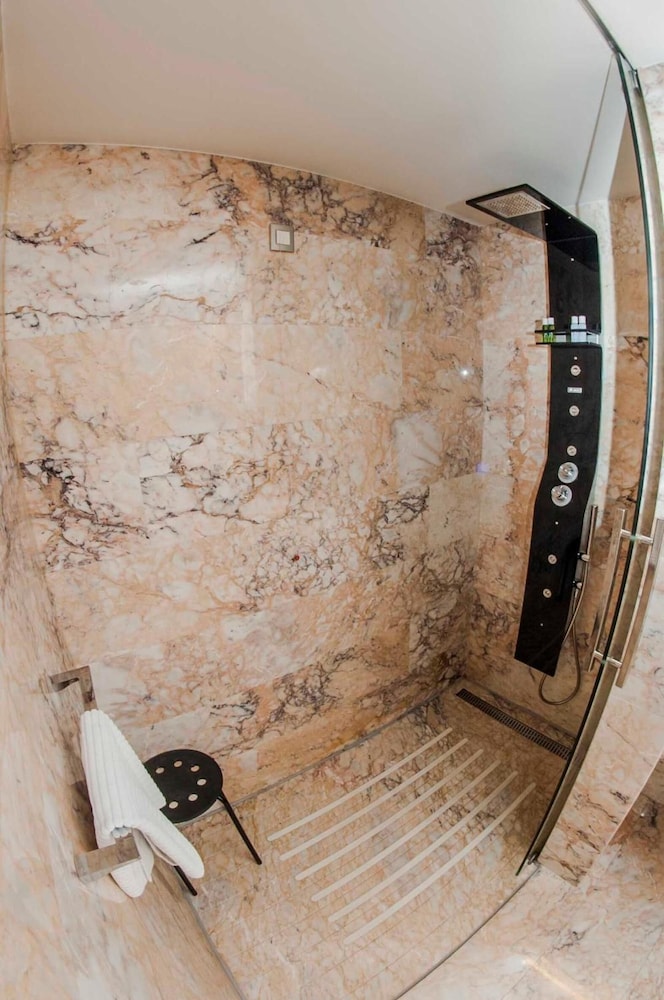 boutique hotel astoria kotor