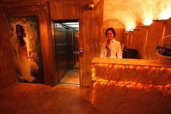 boutique hotel astoria kotor