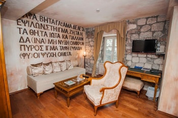 boutique hotel astoria kotor