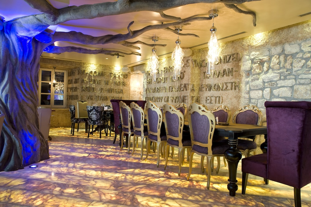 boutique hotel astoria kotor
