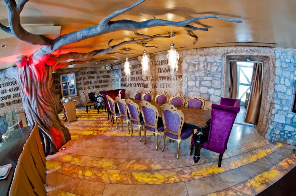 boutique hotel astoria kotor