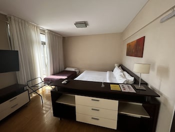 ayres recoleta uriburu