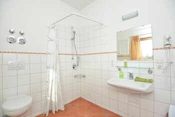 Gut Huegle Erlebnisbauernhof,,3 star