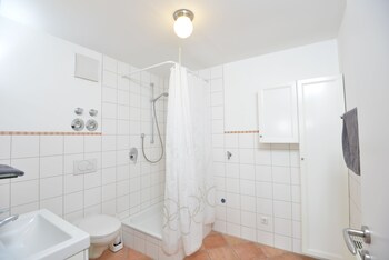Gut Huegle Erlebnisbauernhof,,3 star