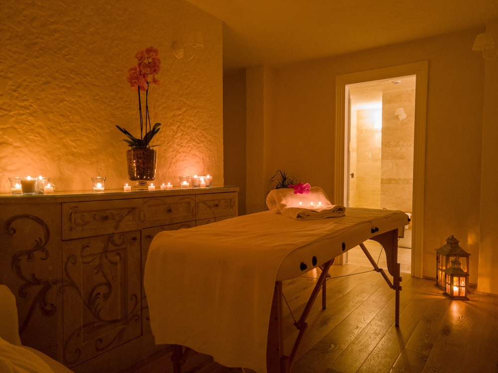 la villa del re adults only