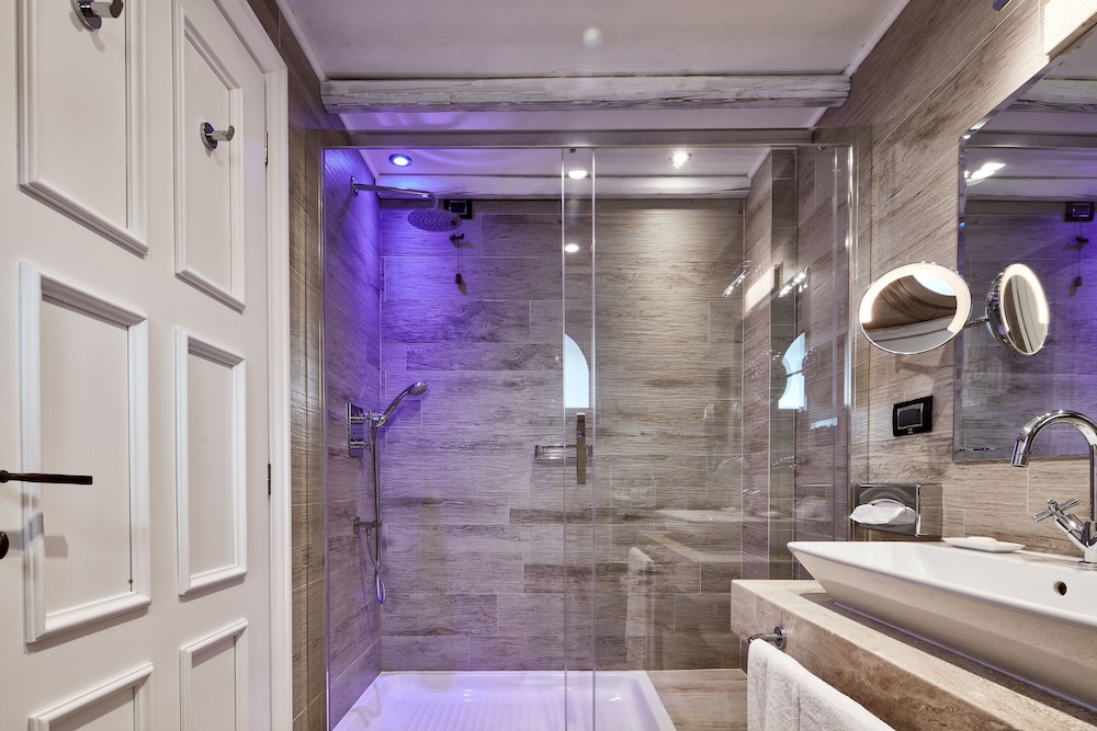 la villa del re adults only