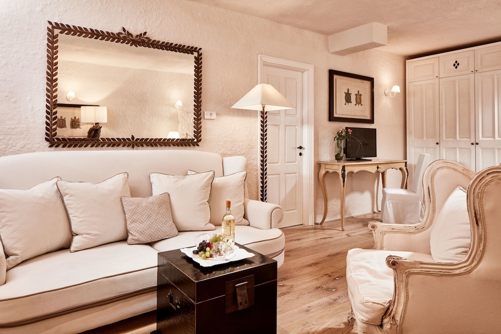 la villa del re adults only