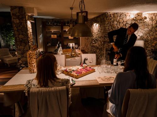 la villa del re adults only