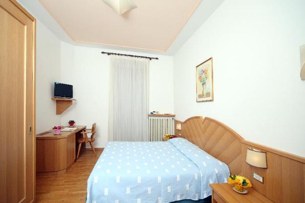 hotel pinzolo dolomiti