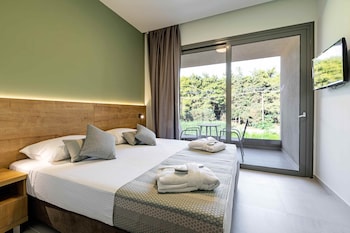white olive elite hotel laganas