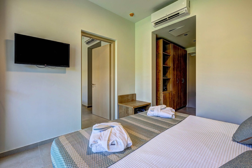 white olive elite hotel laganas
