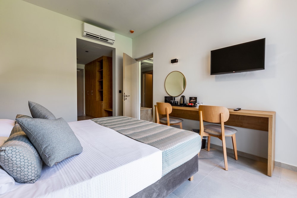 white olive elite hotel laganas