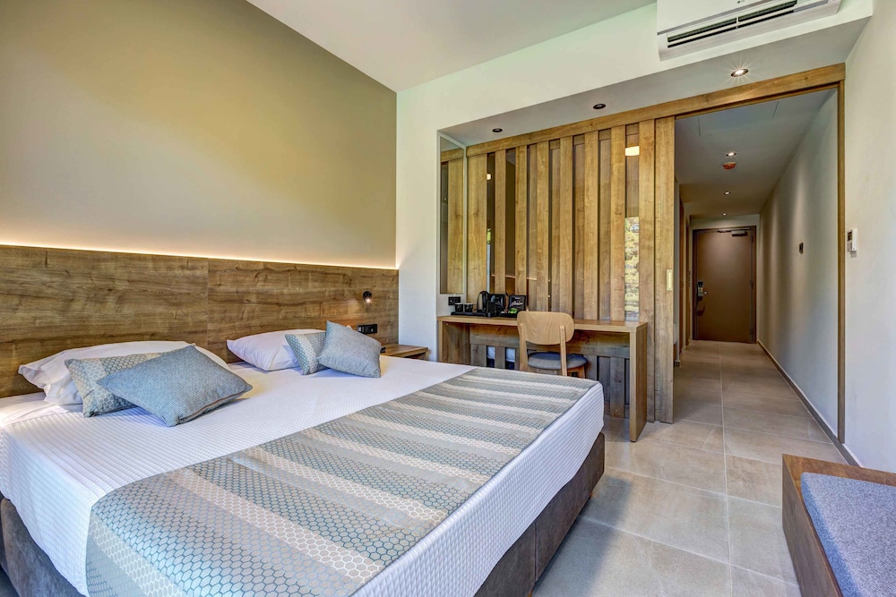 white olive elite hotel laganas