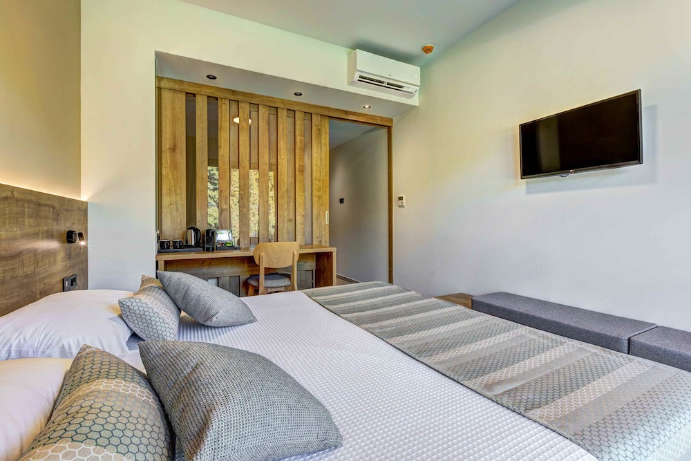 white olive elite hotel laganas