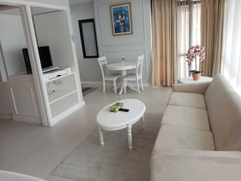 the apartments at times square