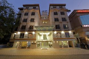 Hotel Summit,Sarkhej>>Ahmedabad,3 star