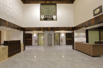 hotel summit
