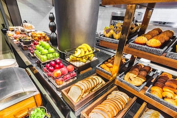 the fives downtown hotel curio collection by hilton