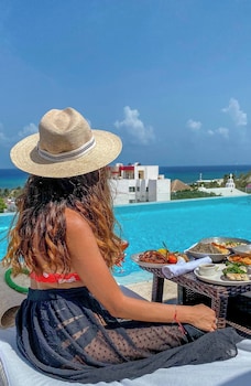 the fives downtown hotel curio collection by hilton