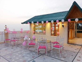 hotel spring wood