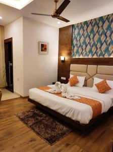 hotel spring wood