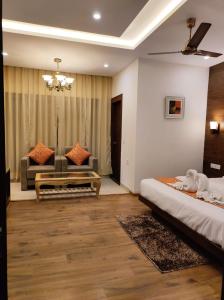 hotel spring wood