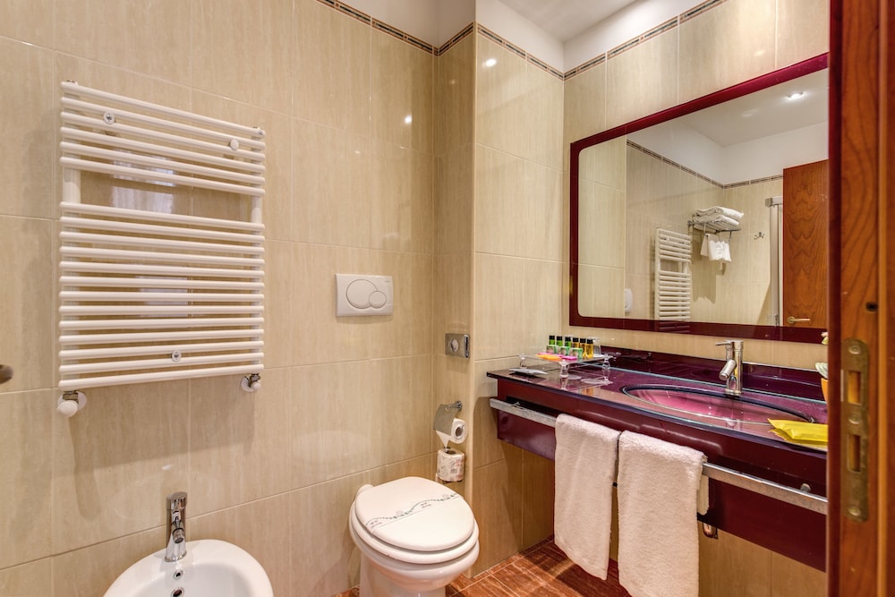 augusta lucilla palace