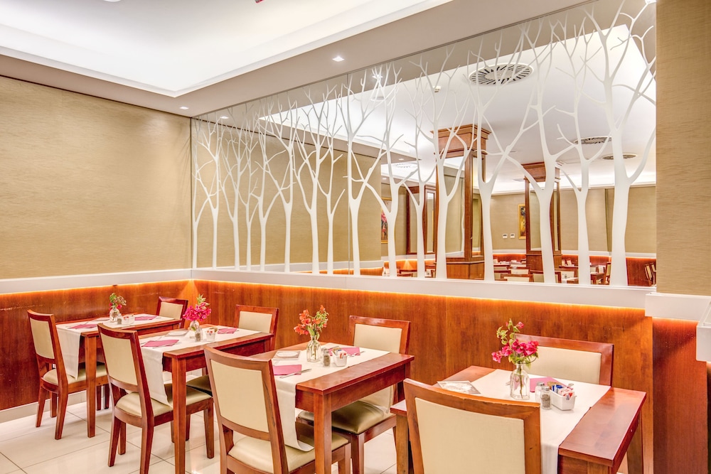 augusta lucilla palace