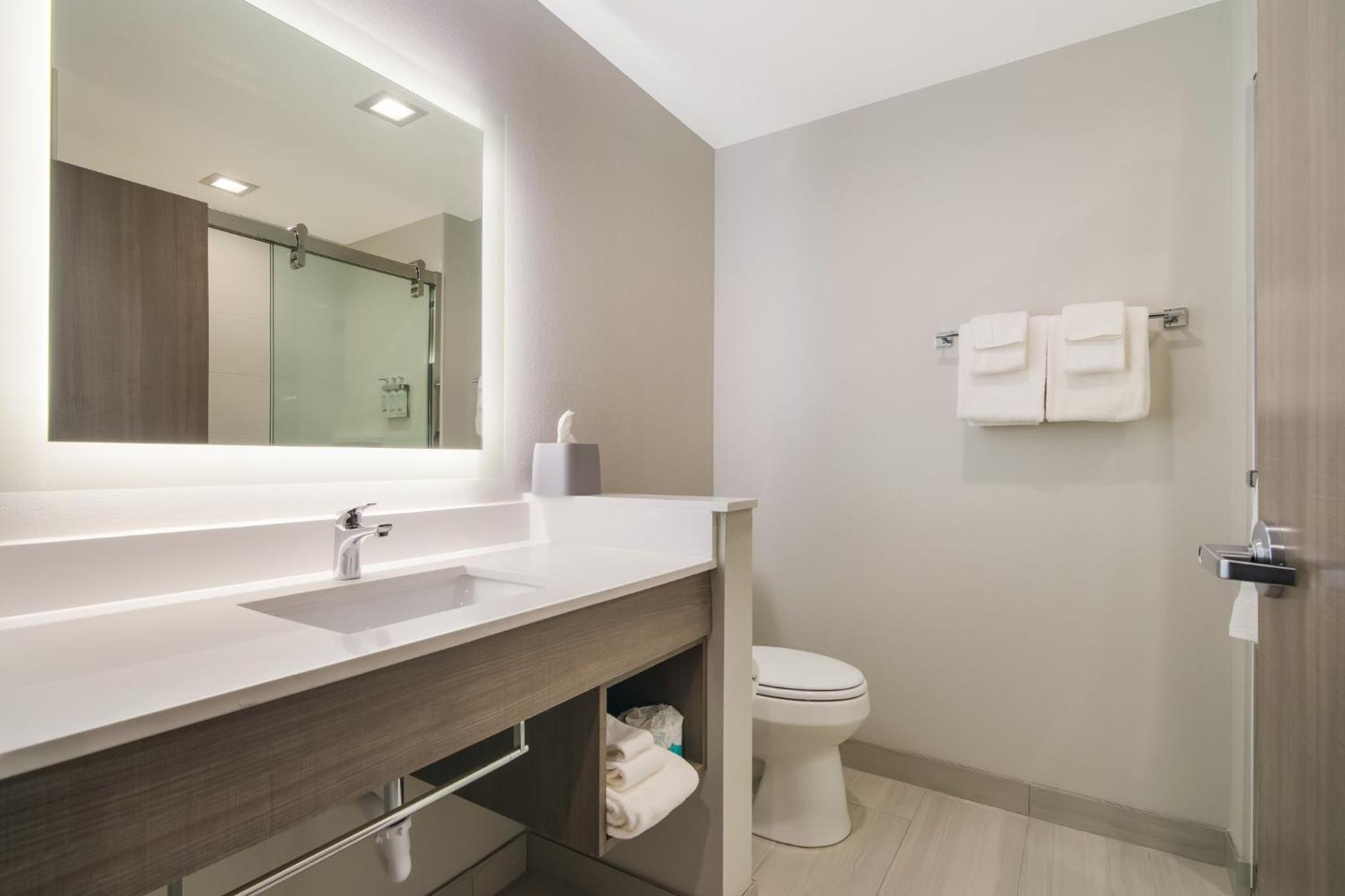 holiday inn express and suites springdale fayetteville area an ihg hotel