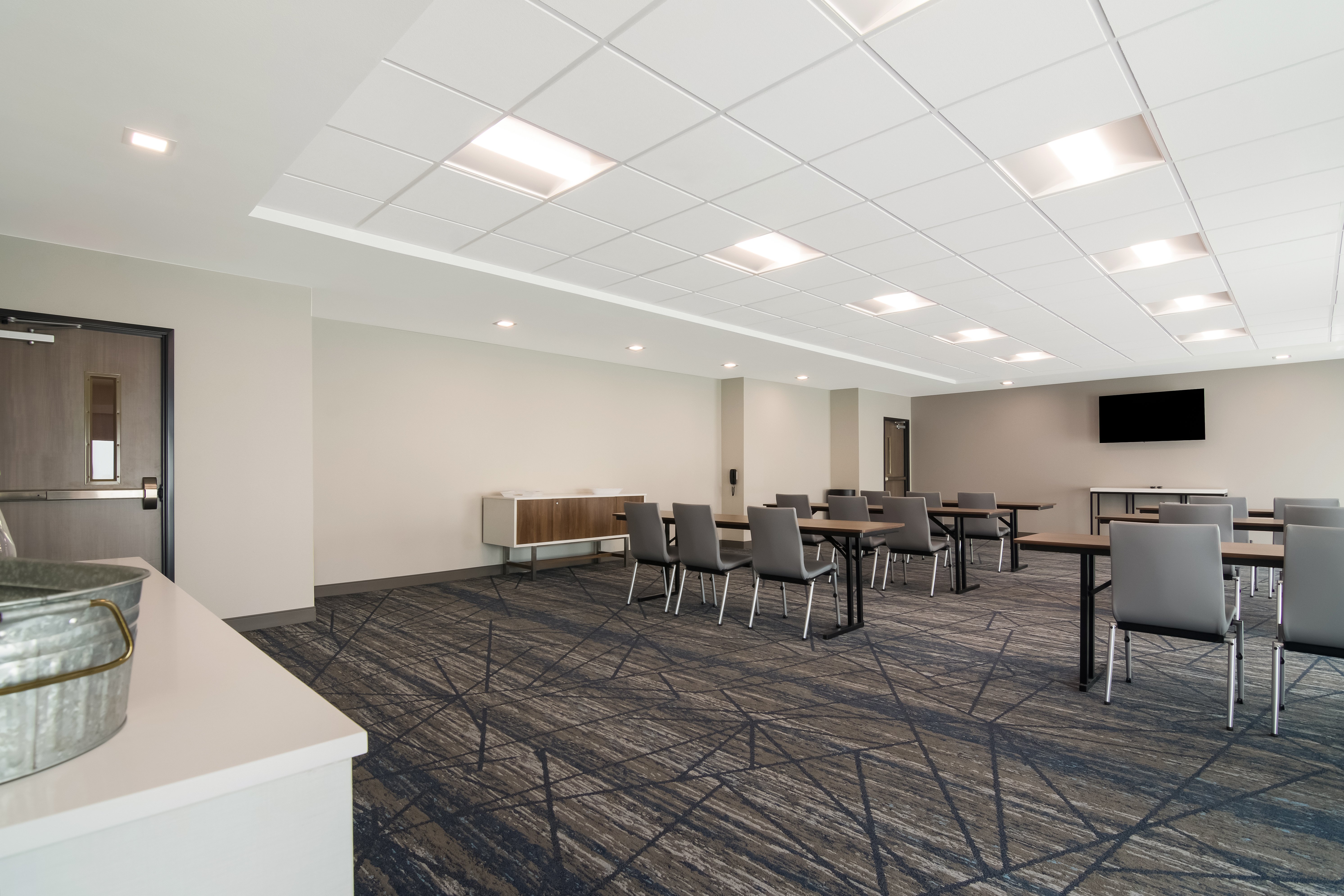 holiday inn express and suites springdale fayetteville area an ihg hotel