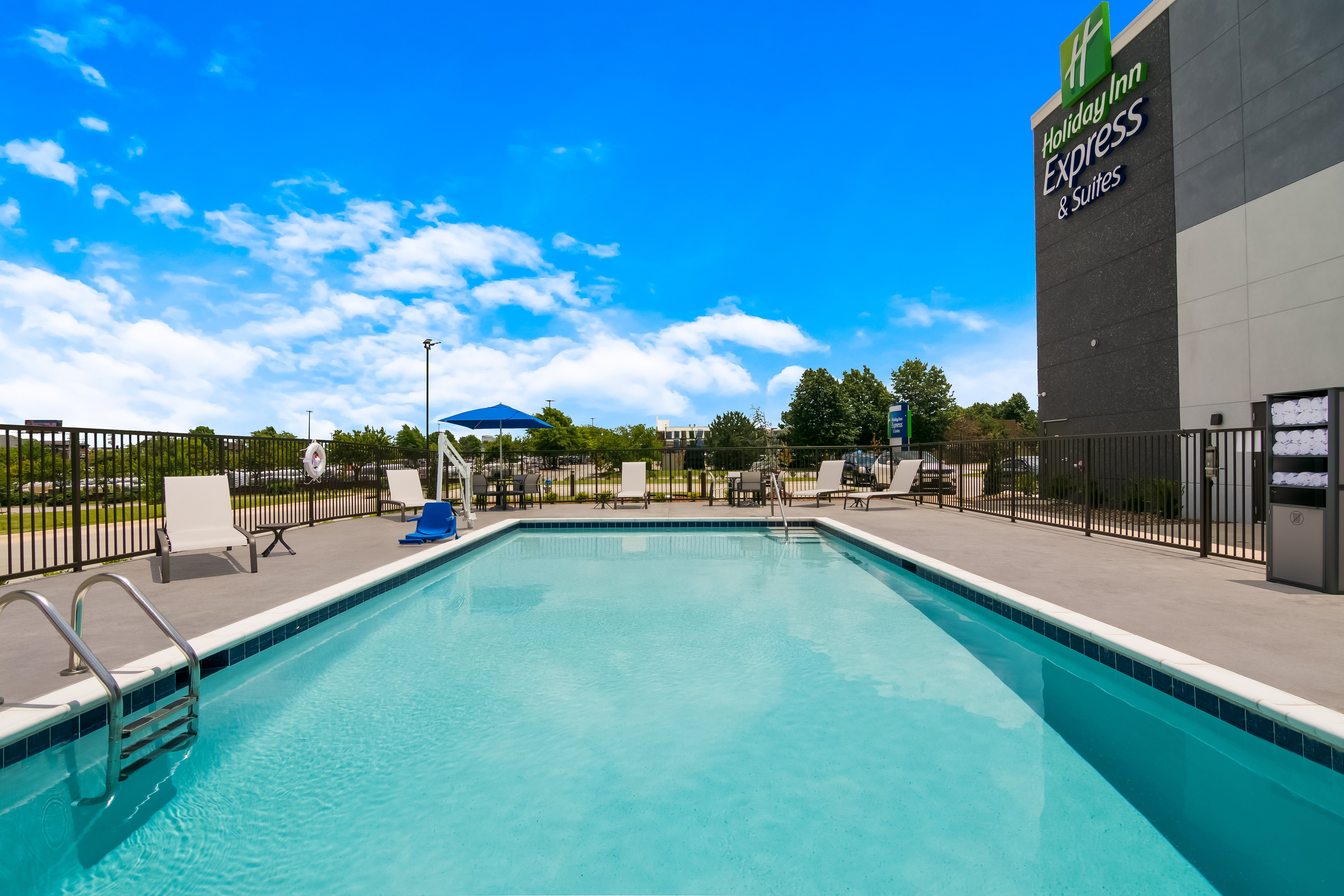 holiday inn express and suites springdale fayetteville area an ihg hotel