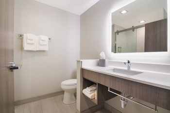 Holiday Inn Express & Suites Springdale Fayetteville Area, An Ihg Hotel,,2 star