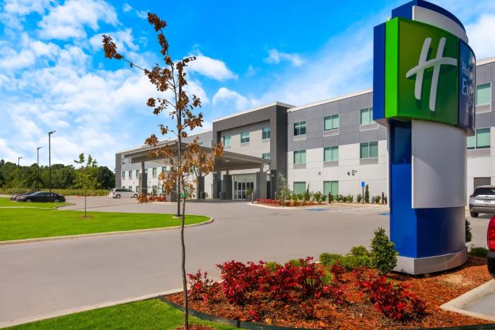 holiday inn express and suites springdale fayetteville area an ihg hotel