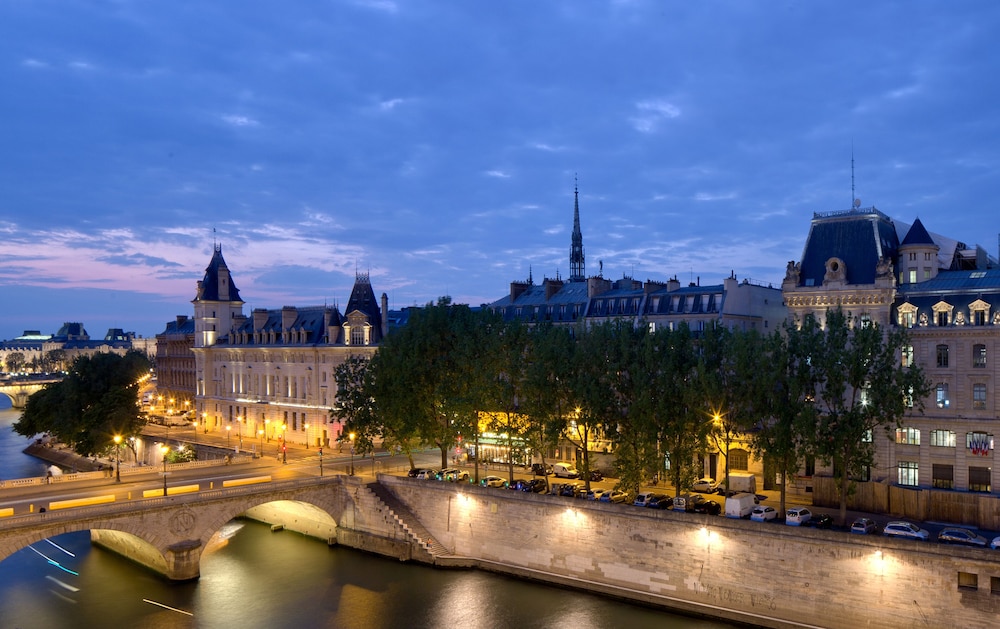hotel les rives de notre dame