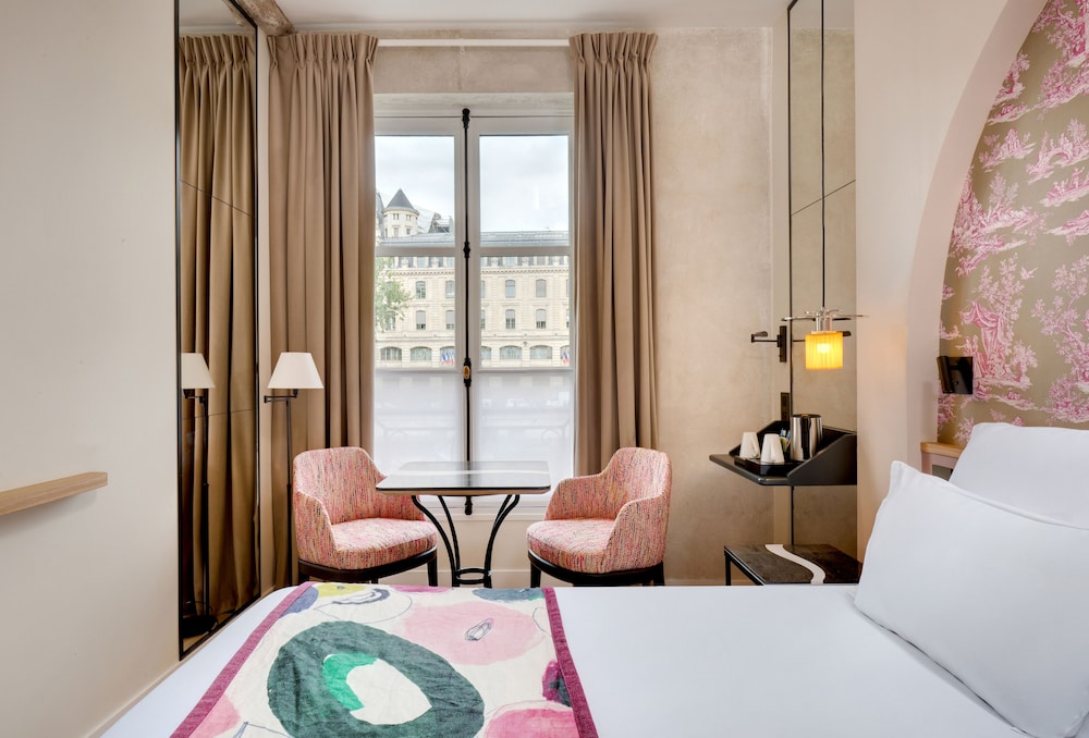 hotel les rives de notre dame