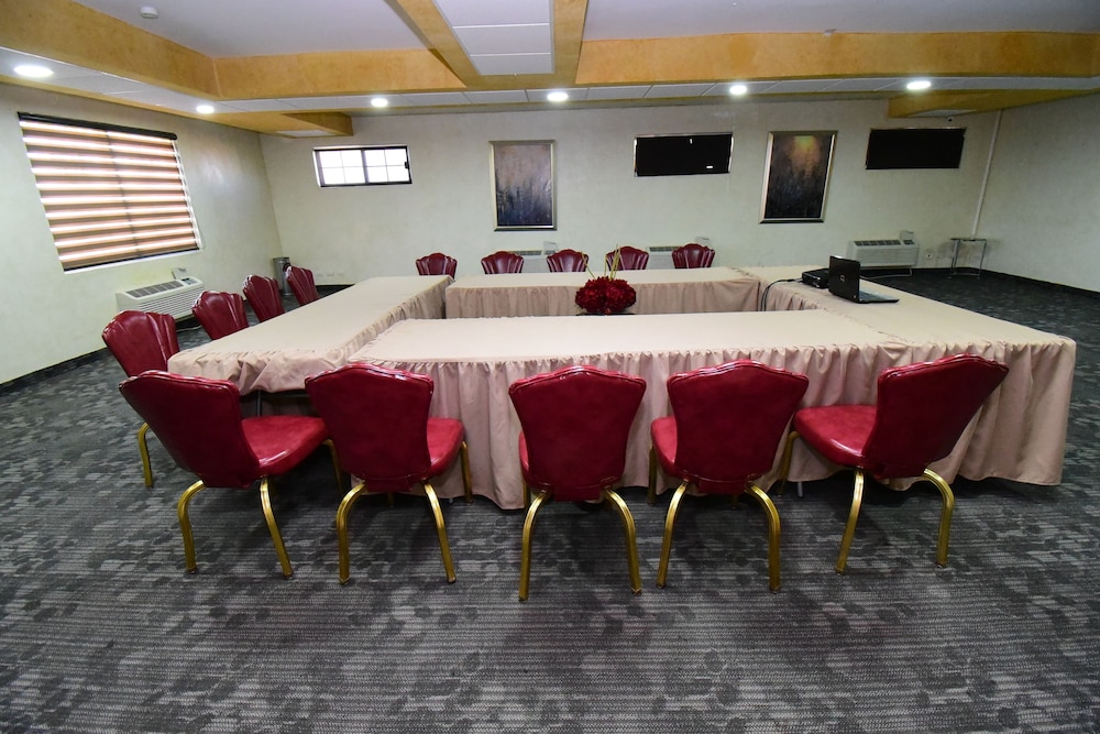 los cedros hotel inn