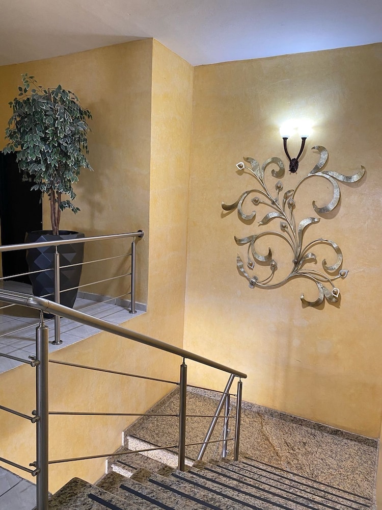 los cedros hotel inn