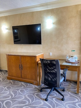 los cedros hotel inn