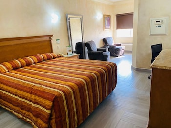 los cedros hotel inn