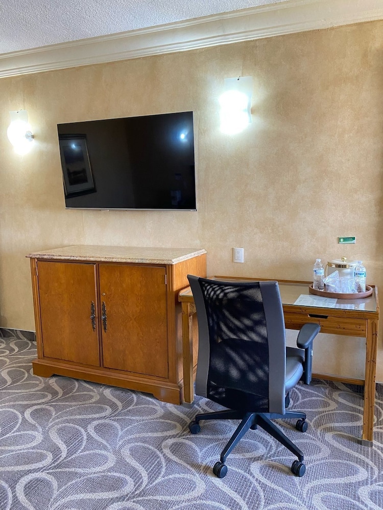 los cedros hotel inn