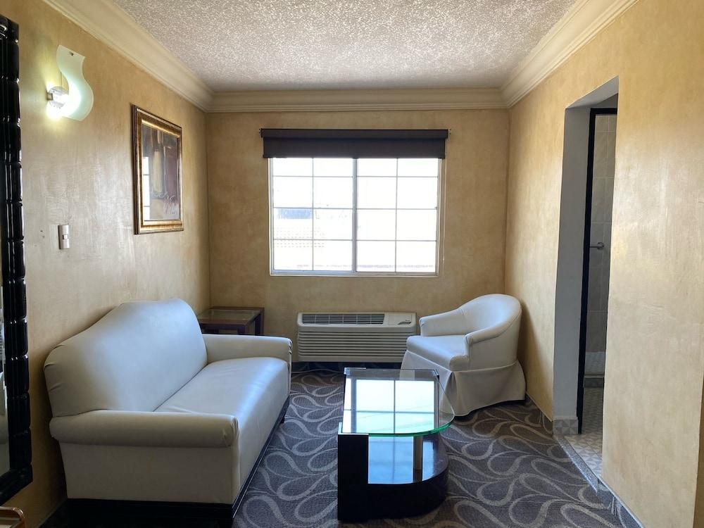 los cedros hotel inn