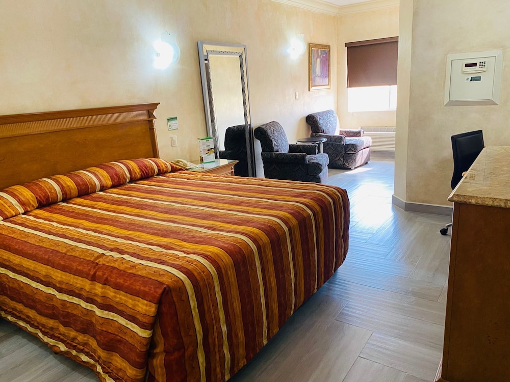 los cedros hotel inn