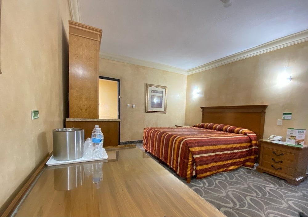 los cedros hotel inn