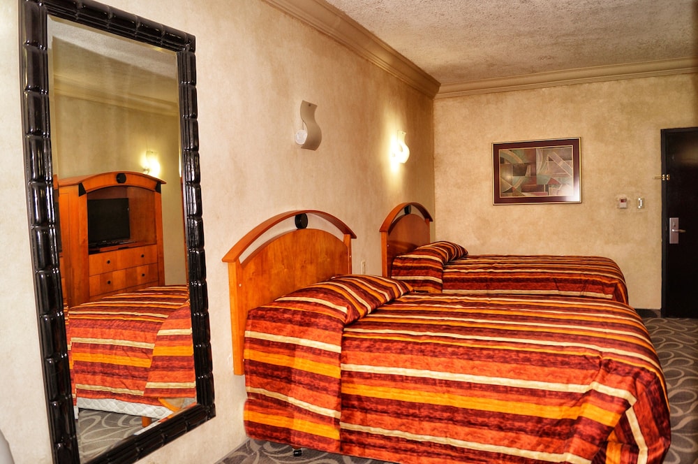 los cedros hotel inn