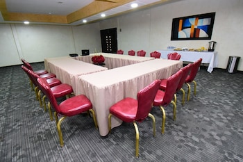 los cedros hotel inn