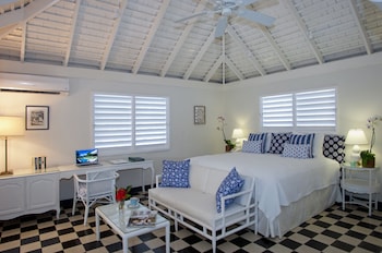round hill hotel and villas