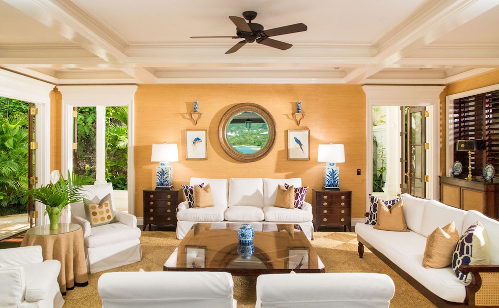 round hill hotel and villas