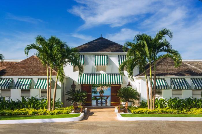round hill hotel and villas