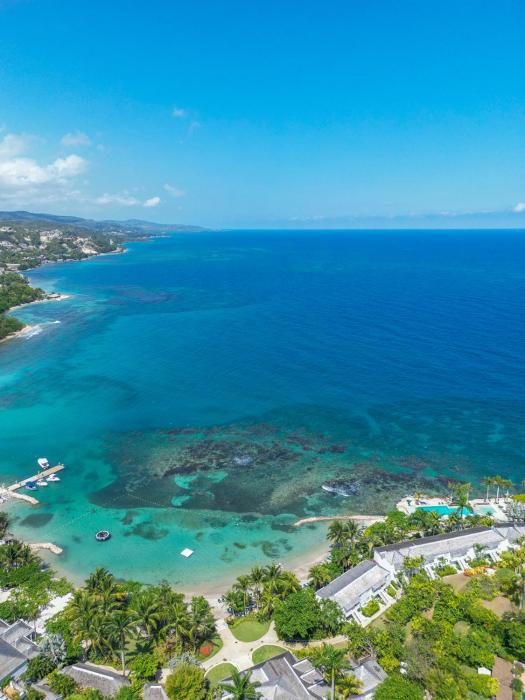round hill hotel and villas