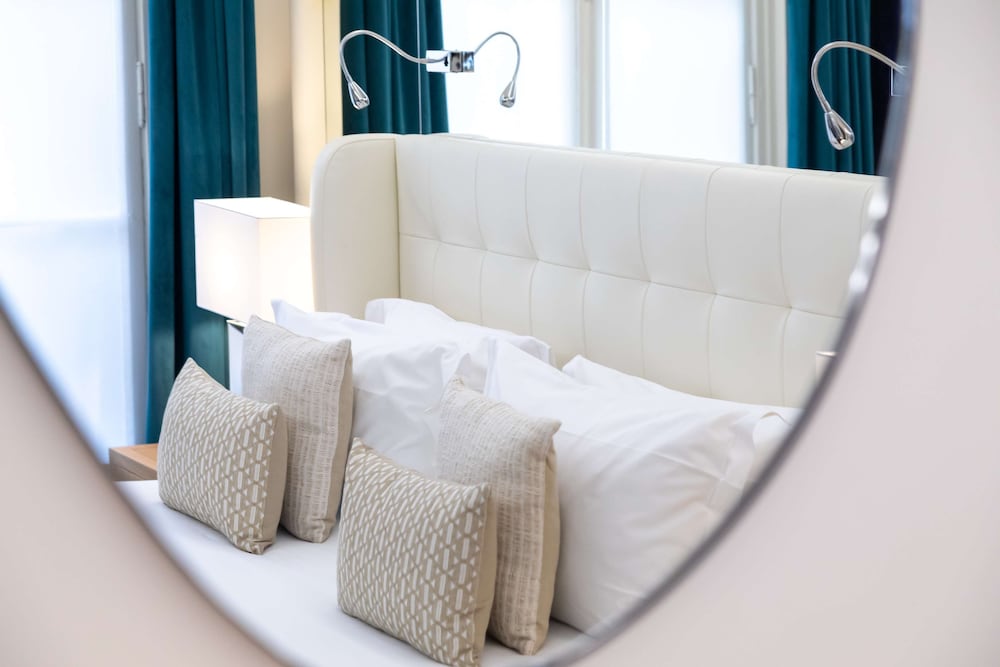 hotel camille paris gare de lyon tapestry collection by hilton